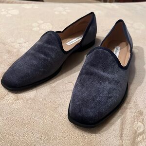 Chelsea & Violet women’s blue velvet loafers size 8.5